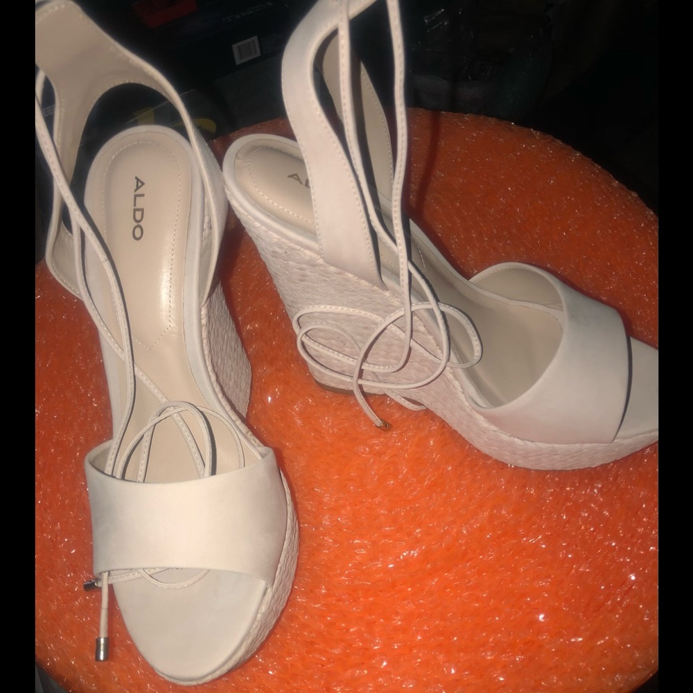 New in Box Aldo Women’s Wedge Shoes Size 10